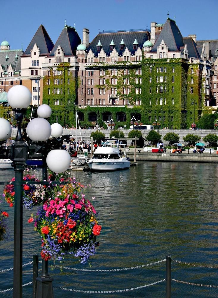 Rosewood Inn Victoria Exterior photo